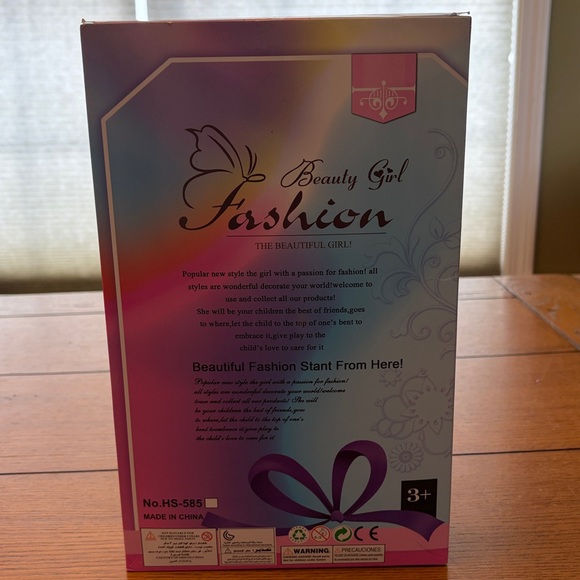 Girl Beauty Fashion Doll - Picture 2 of 2